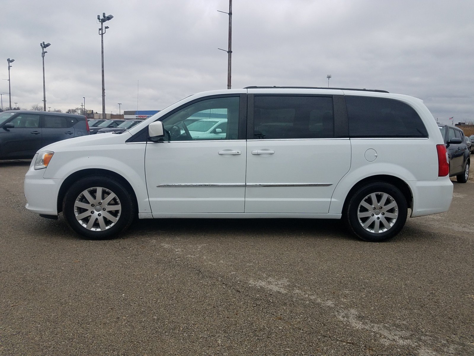 PreOwned 2015 Chrysler Town & Country Touring FWD Mini