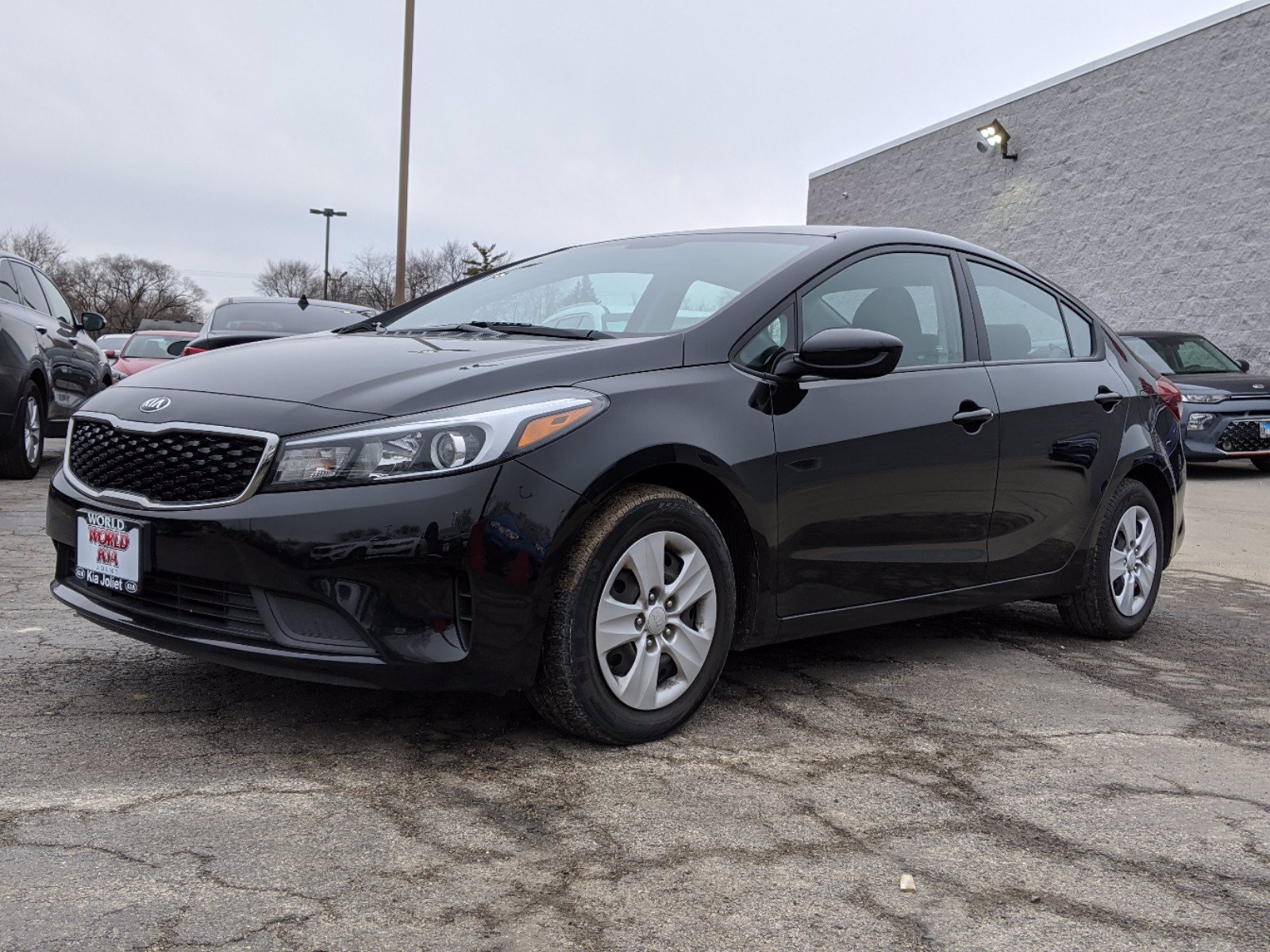 Pre-Owned 2018 Kia Forte LX FWD 4dr Car