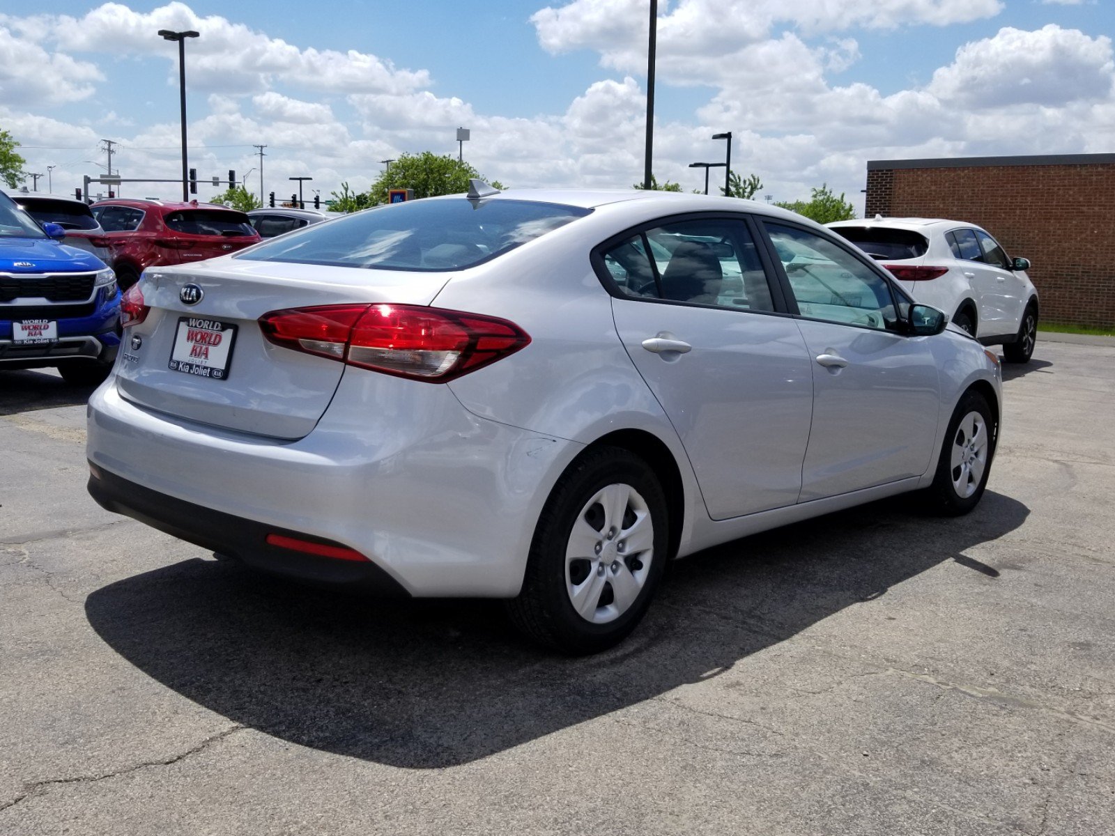 Pre-Owned 2017 Kia Forte LX FWD 4dr Car