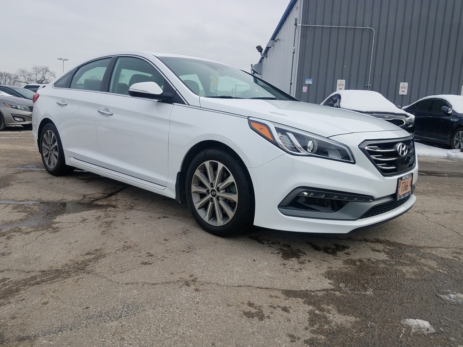 Pre-Owned 2017 Hyundai Sonata Limited FWD 4dr Car